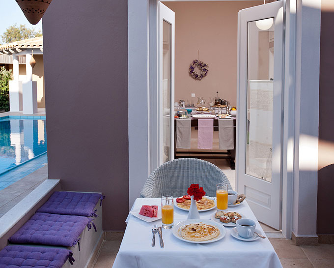 Marakas Beach hotel in Chania. Hotel in Kato Stalos, Chania.